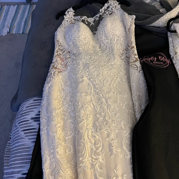 Maggie Sottero Lydia Anne Wedding Dress - Picture 14 of 16